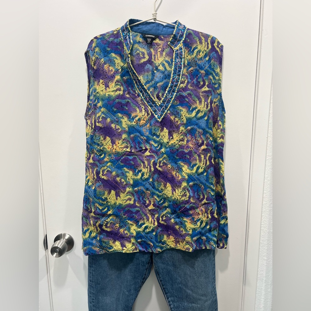 Dimri Multicolor V-Neck Sleeveless Blouse